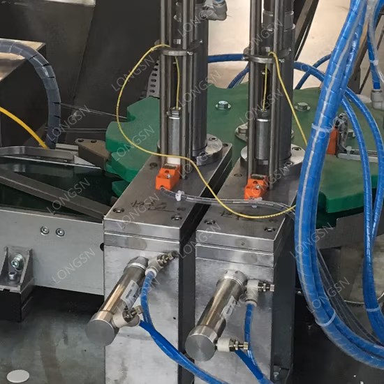 Linha de embalagem de alta velocidade forro rotativo para tampa final que faz a máquina de inserção de maço de tampa